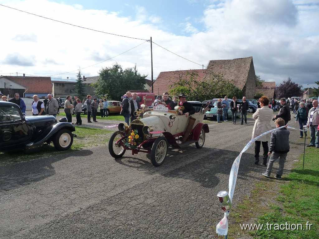 2013_Rustenhart (79).JPG - 06/10/2013 - 68740 RUSTENHART 33ème Randonnée Internationale des Vendanges - Promenade en  DUMONT
